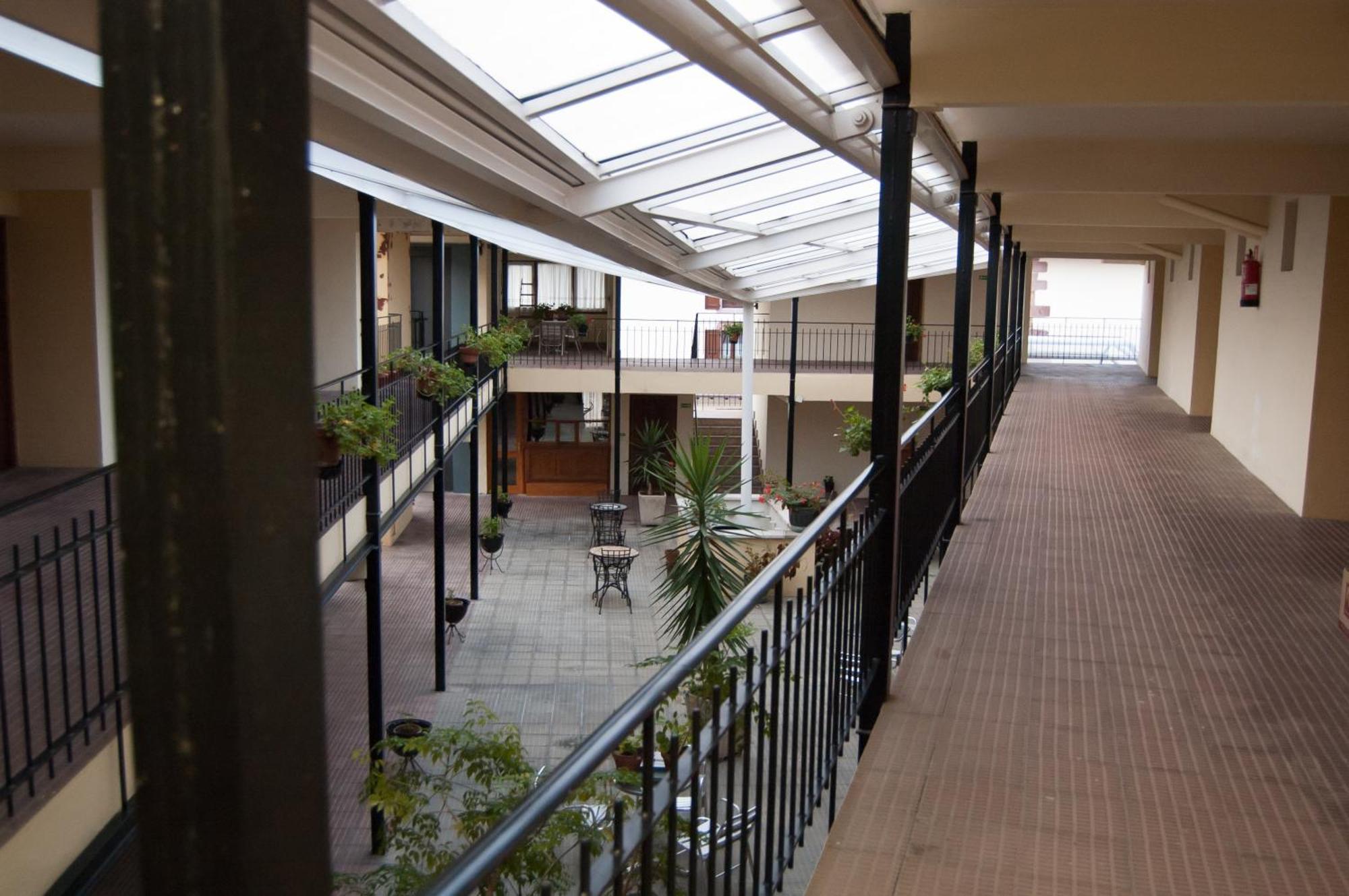 Hotel Urgain Oronoz-Mugaire Dış mekan fotoğraf