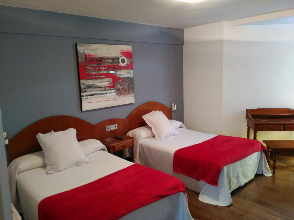 Hotel Urgain Oronoz-Mugaire Dış mekan fotoğraf
